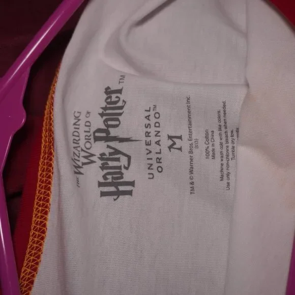 The Wizarding World of Harry Potter Womens Gryffindor Jersey Shirt Size Medium - Picture 4 of 4